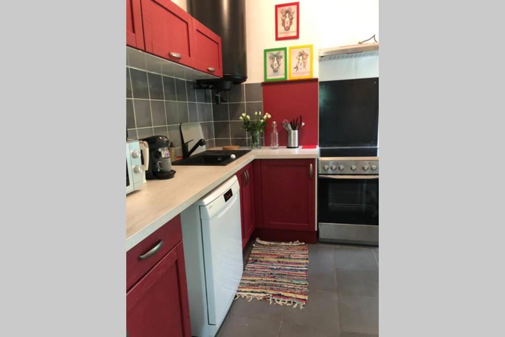 Appart rénové 2 chambres avec clim LʼIsle-sur-la-Sorgue Exterior foto